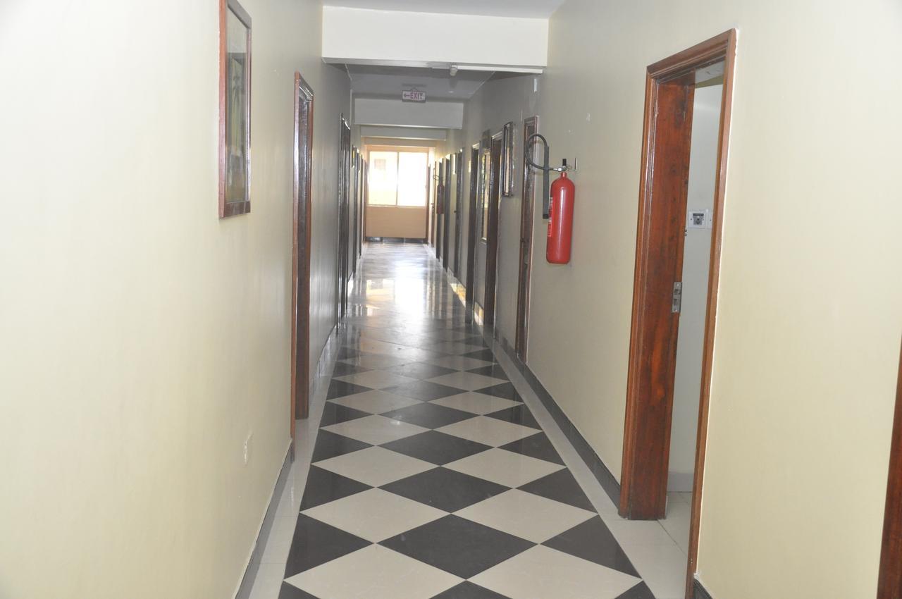 Iris Hotel Dar Es Salaam Extérieur photo