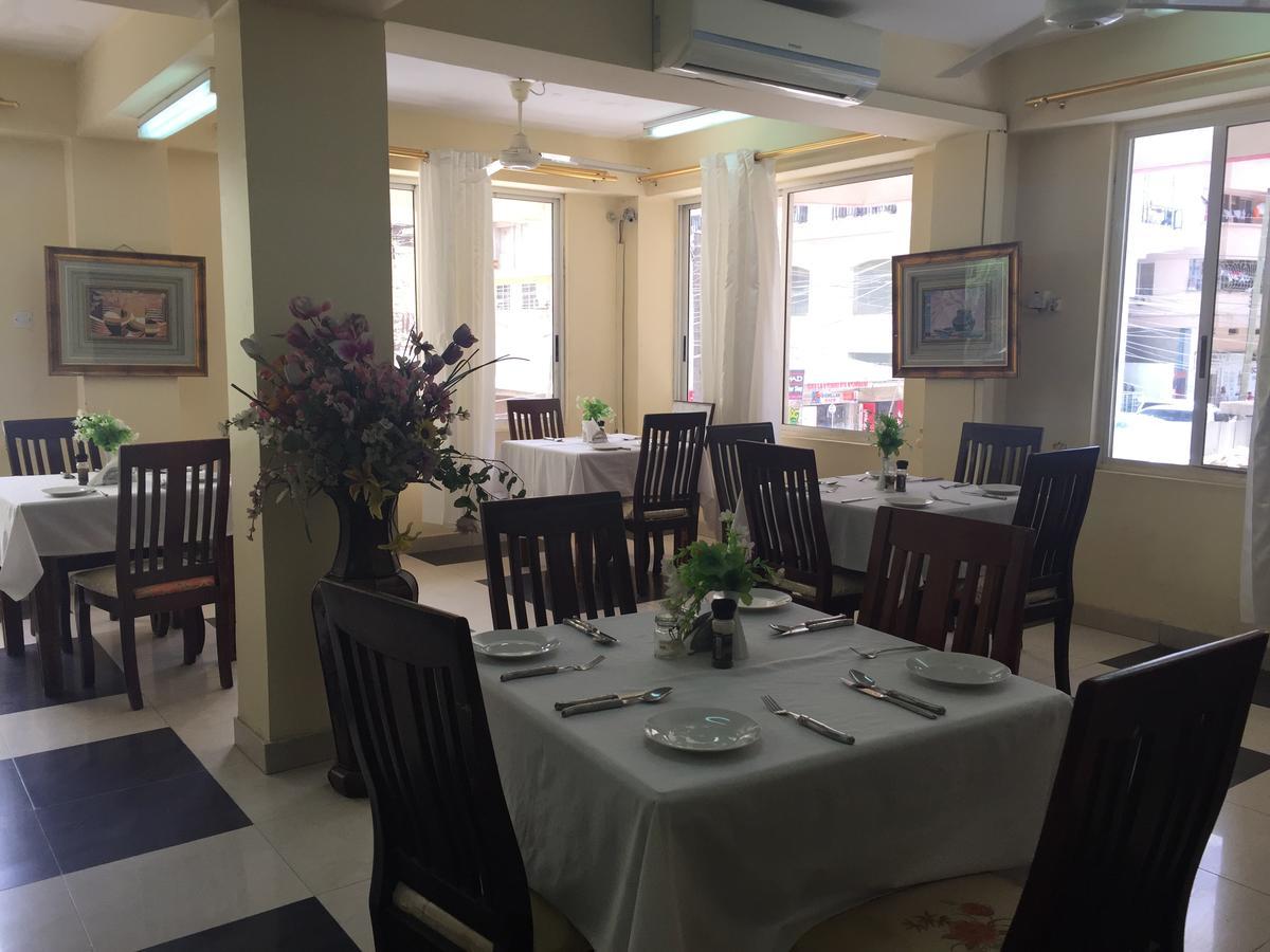 Iris Hotel Dar Es Salaam Extérieur photo