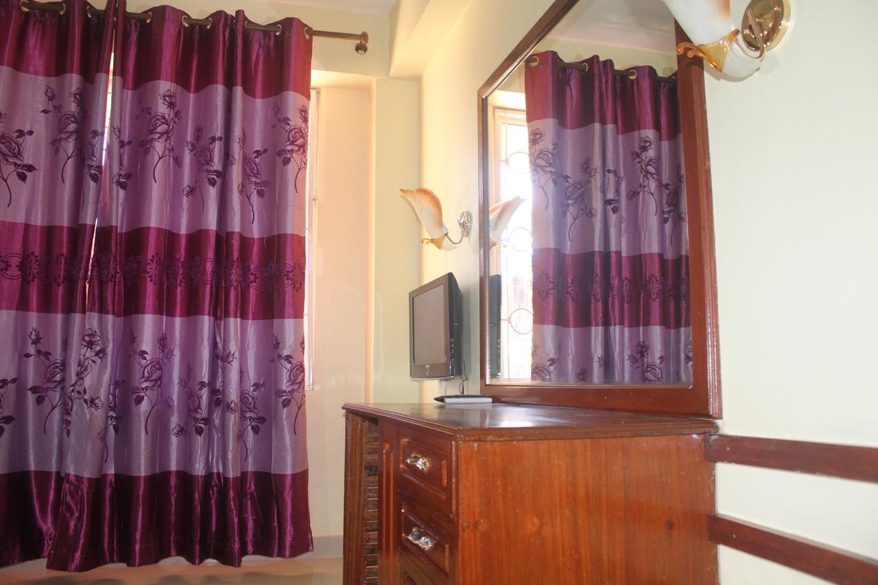 Iris Hotel Dar Es Salaam Extérieur photo
