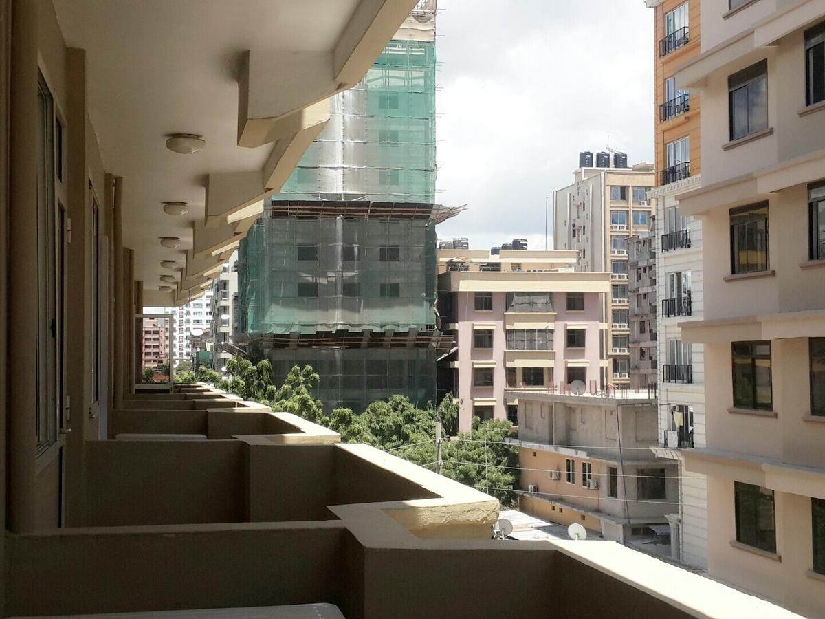 Iris Hotel Dar Es Salaam Extérieur photo