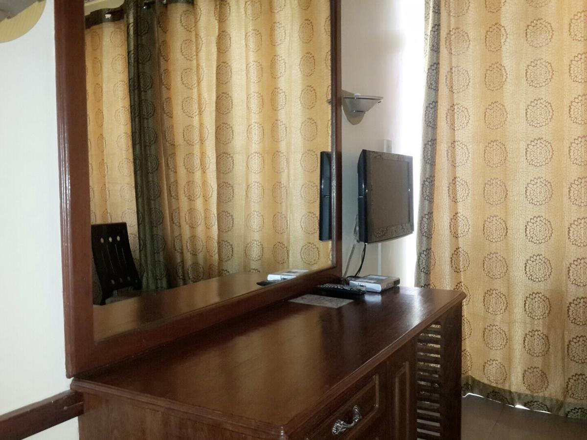 Iris Hotel Dar Es Salaam Extérieur photo