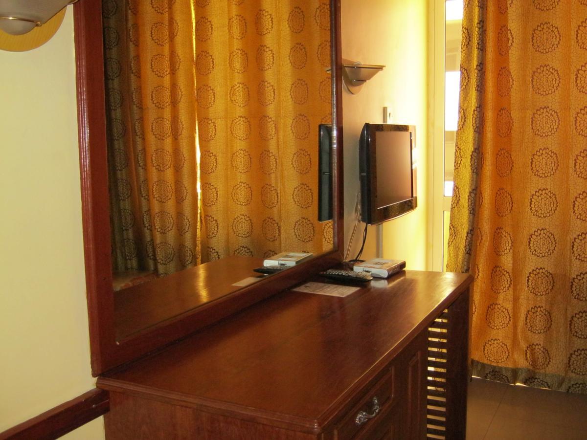 Iris Hotel Dar Es Salaam Extérieur photo