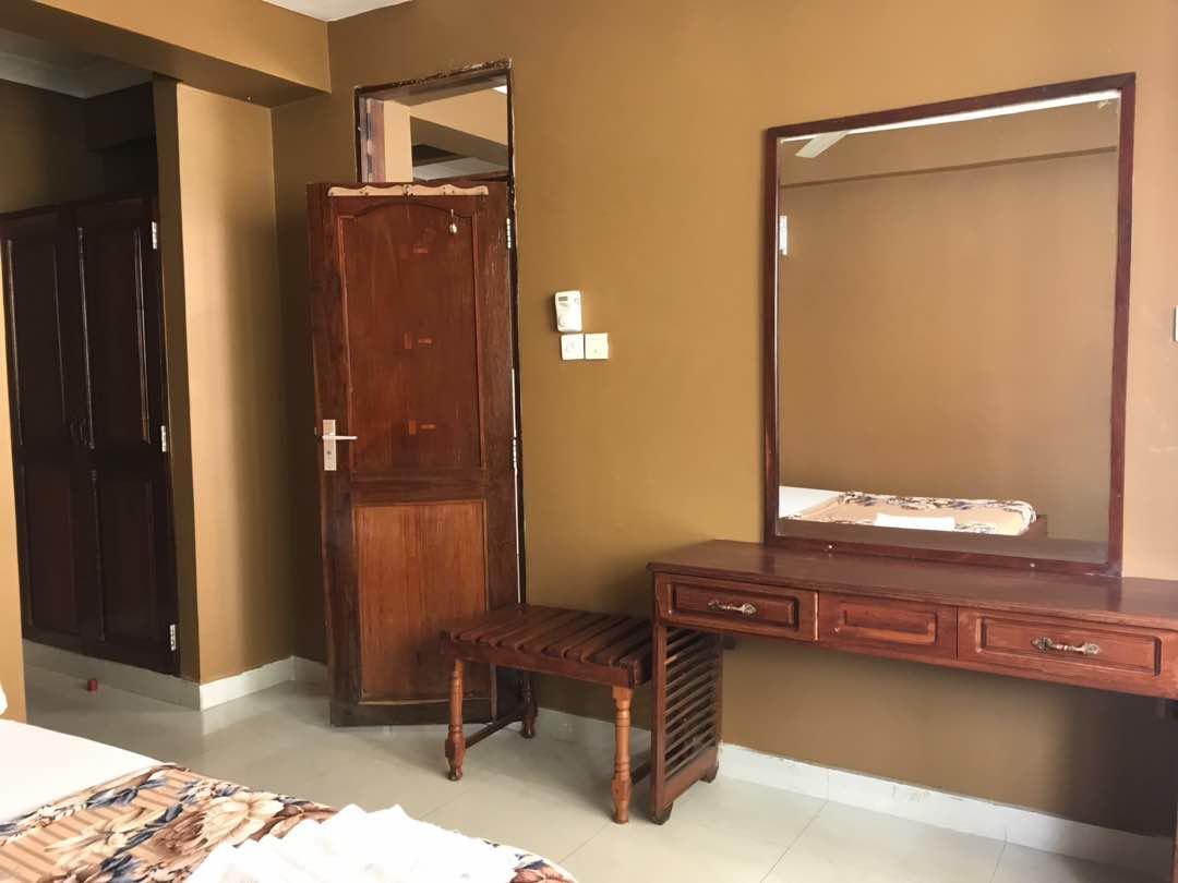Iris Hotel Dar Es Salaam Extérieur photo